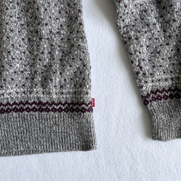 Levi Strauss XXL Men's Sweater Gray White Burgundy Hearts Pattern Long Sleeve - Picture 4 of 10
